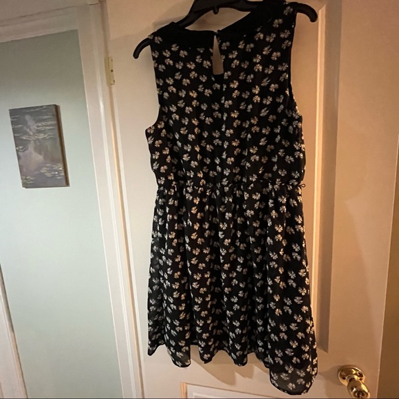 Ricki’s black collared dress with bow pattern - Picture 5 of 5